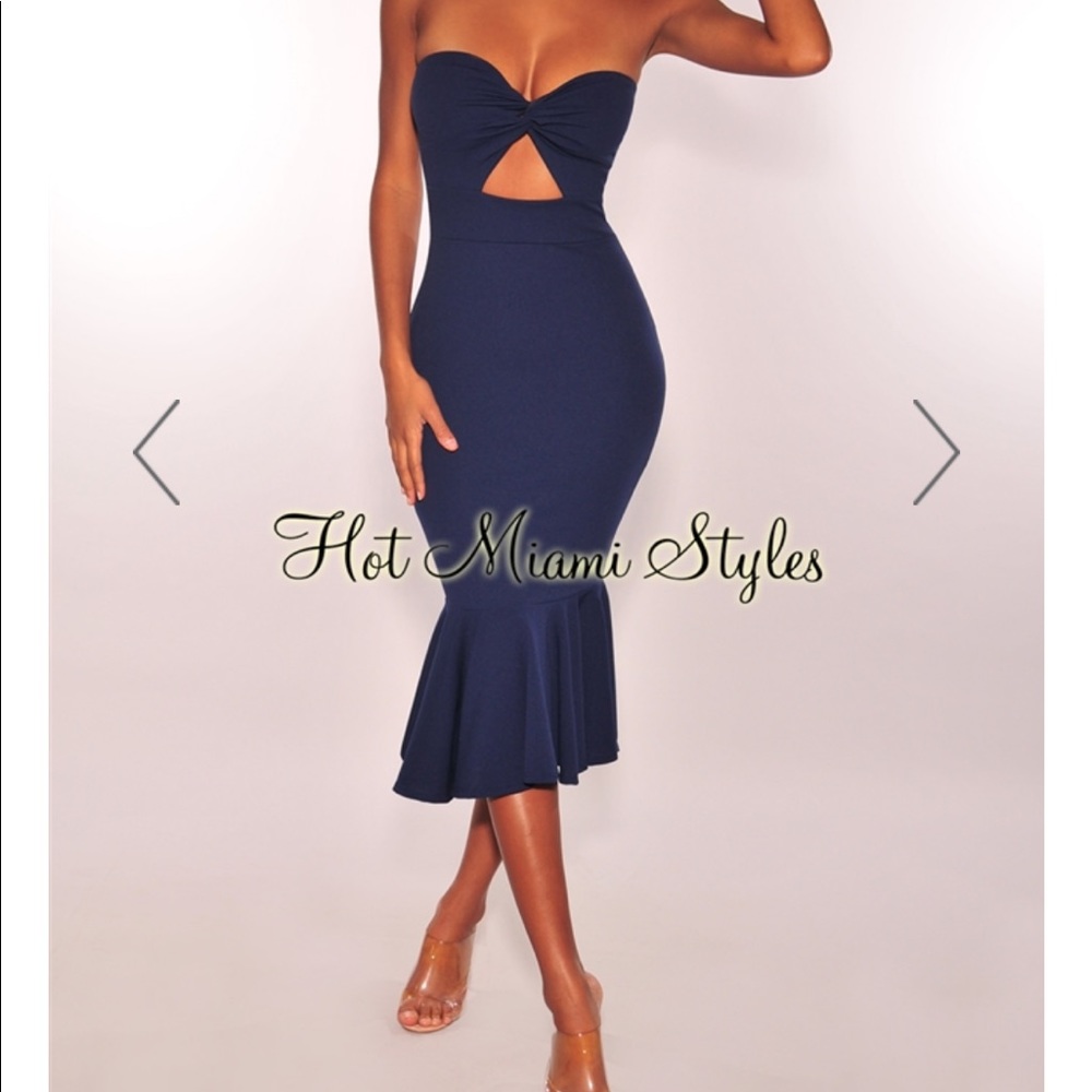 HOTMIAMISTYLES Navy dress